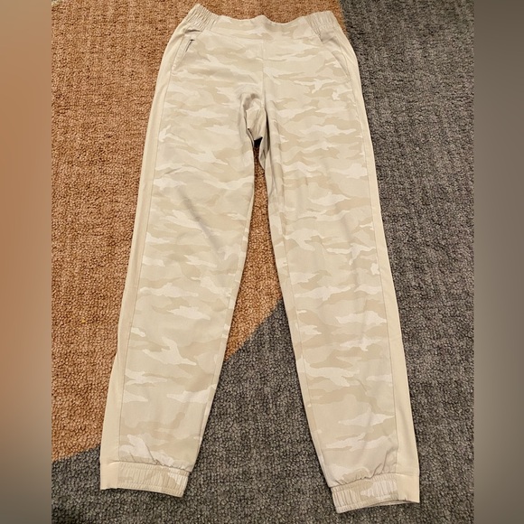 Athleta Brooklyn Camo Jogger Pants Size 0 - Picture 3 of 10